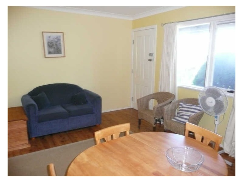 2/9 Donlan Road, Mollymook NSW 2539