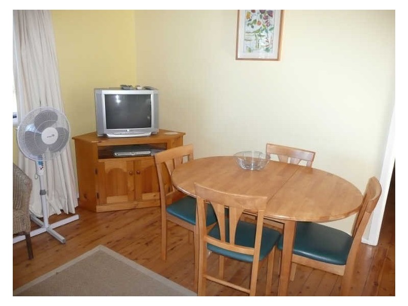 2/9 Donlan Road, Mollymook NSW 2539