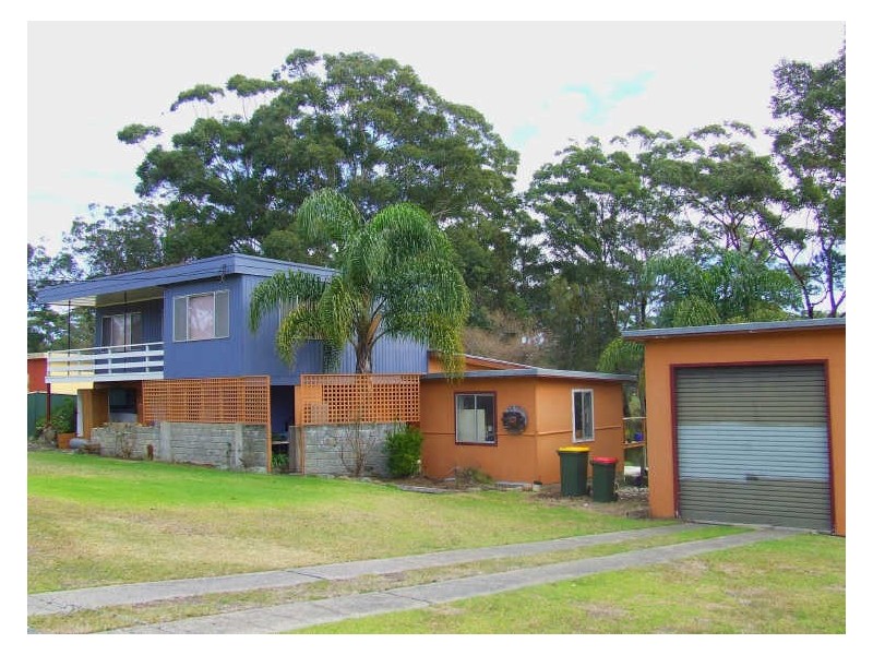 39 Princes Highway, Lake Tabourie NSW 2539