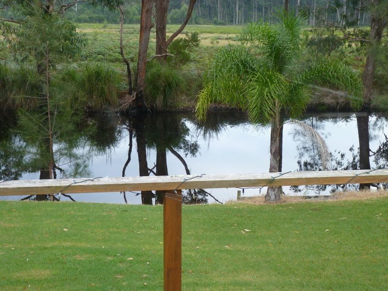 39 Princes Highway, Lake Tabourie NSW 2539