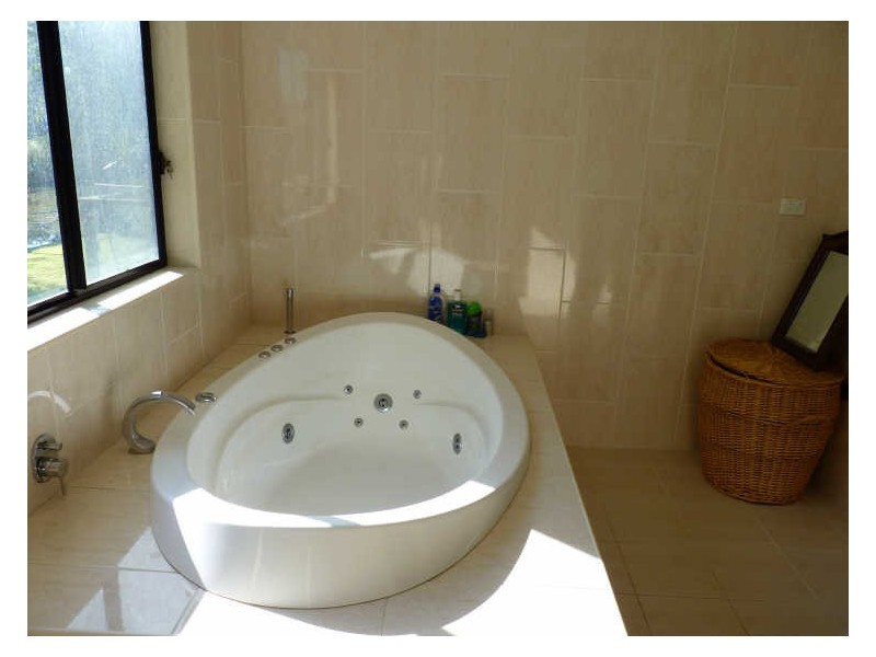 39 Princes Highway, Lake Tabourie NSW 2539