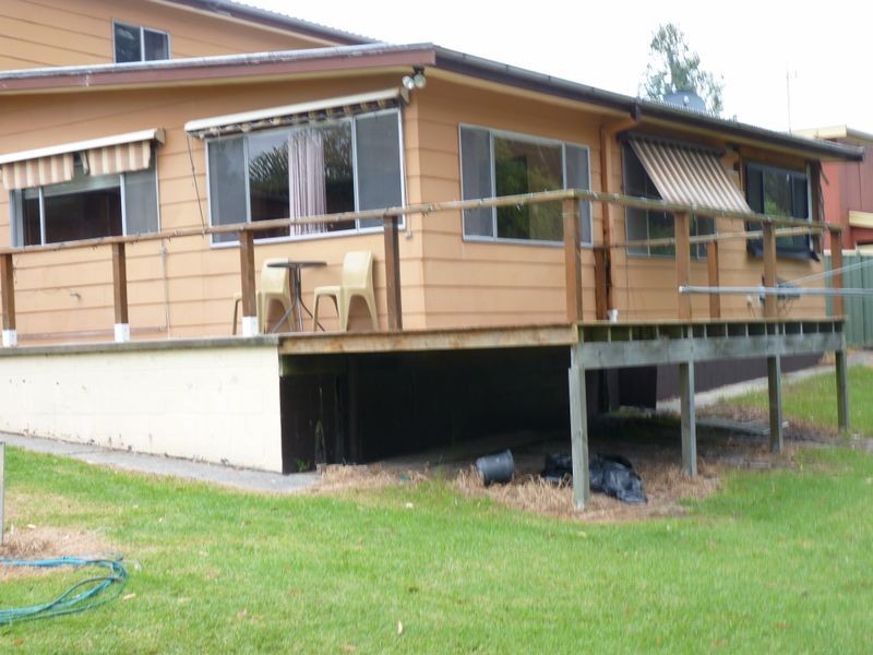 39 Princes Highway, Lake Tabourie NSW 2539