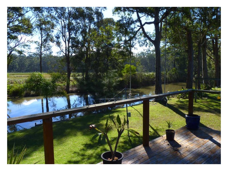 39 Princes Highway, Lake Tabourie NSW 2539