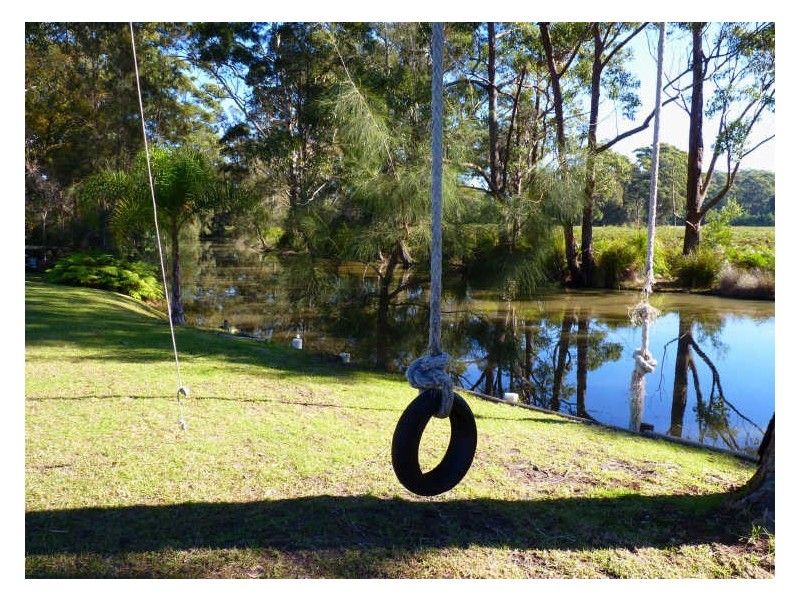 39 Princes Highway, Lake Tabourie NSW 2539