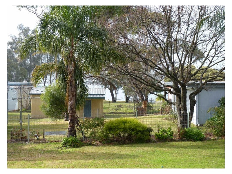 4 Maria Avenue, Burrill Lake NSW 2539