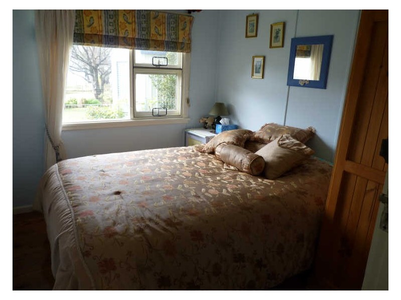 4 Maria Avenue, Burrill Lake NSW 2539