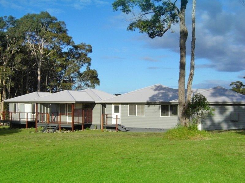 13 Wuru Drive, Burrill Lake NSW 2539