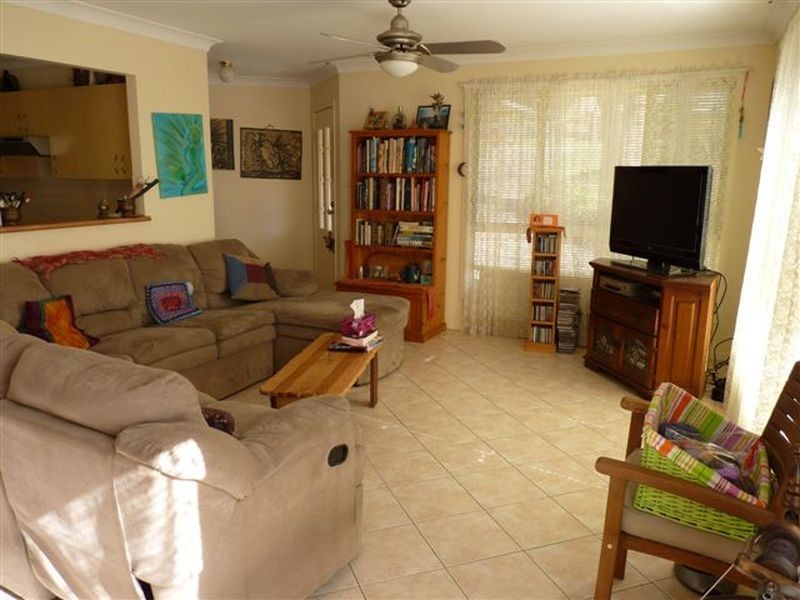 18 Cornfield Parade, Fishermans Paradise NSW 2539