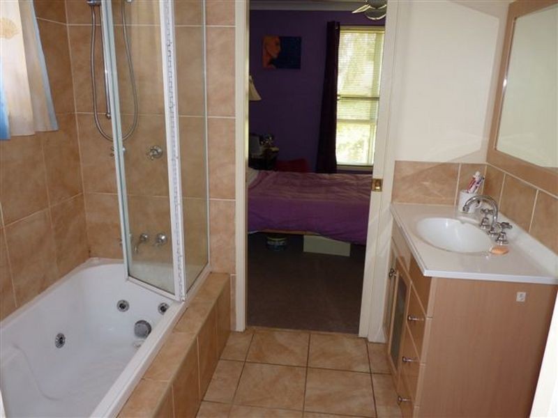 18 Cornfield Parade, Fishermans Paradise NSW 2539