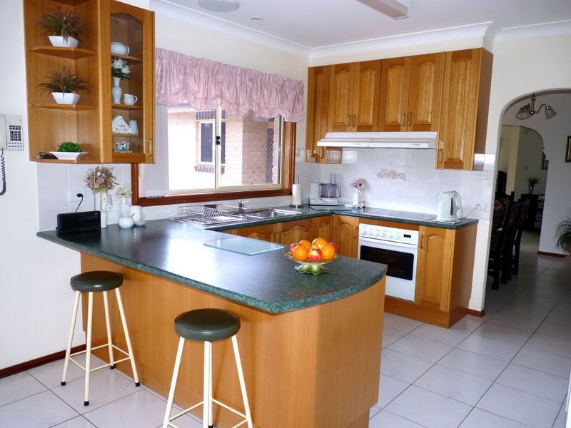 33 Leo Drive, Narrawallee NSW 2539