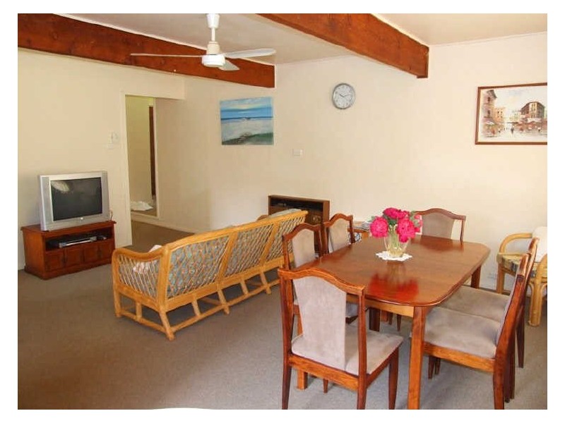 18 Princes Highway, Burrill Lake NSW 2539