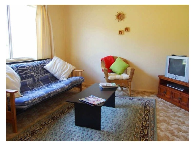 18 Princes Highway, Burrill Lake NSW 2539