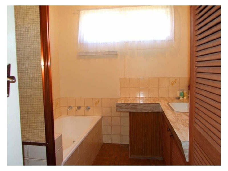 18 Princes Highway, Burrill Lake NSW 2539