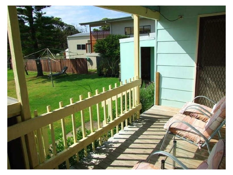 18 Princes Highway, Burrill Lake NSW 2539
