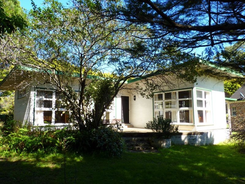 17 Beach Street, Lake Tabourie NSW 2539