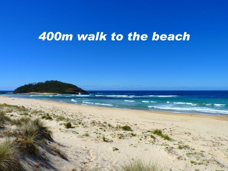 17 Beach Street, Lake Tabourie NSW 2539