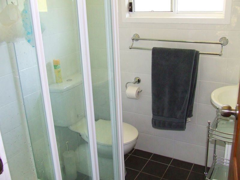 17 Beach Street, Lake Tabourie NSW 2539