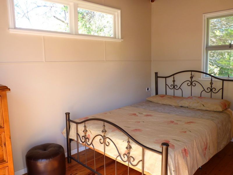 17 Beach Street, Lake Tabourie NSW 2539
