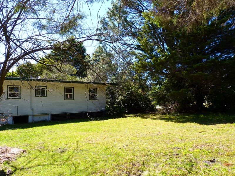17 Beach Street, Lake Tabourie NSW 2539