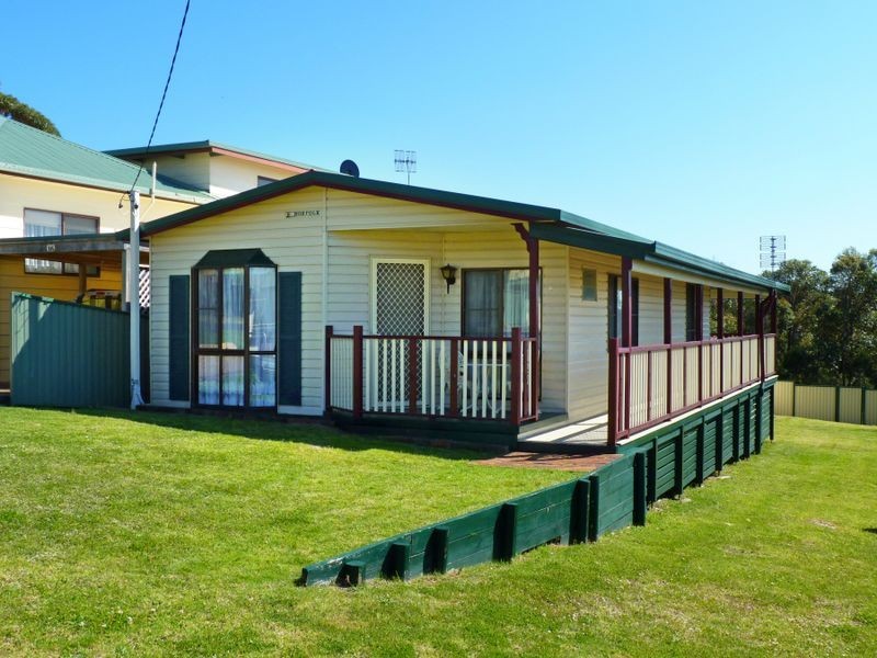 14 Canberra Crescent, Burrill Lake NSW 2539