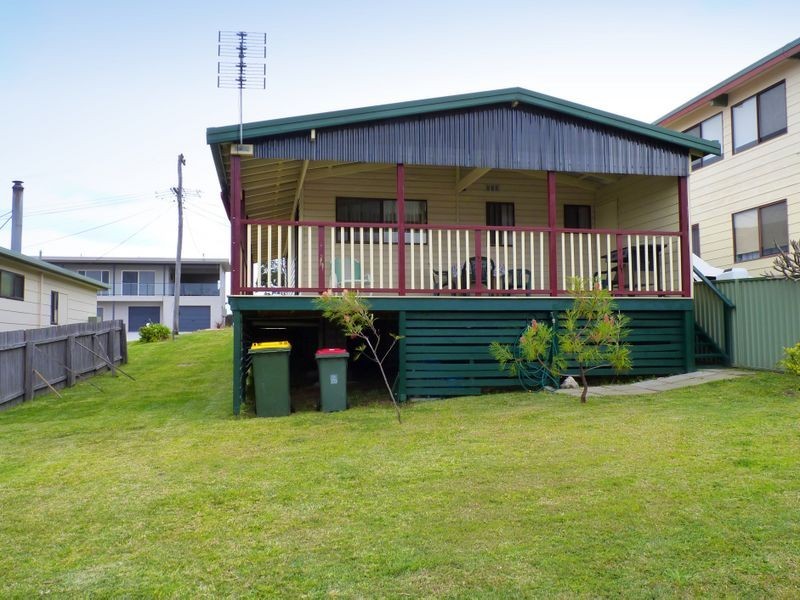 14 Canberra Crescent, Burrill Lake NSW 2539