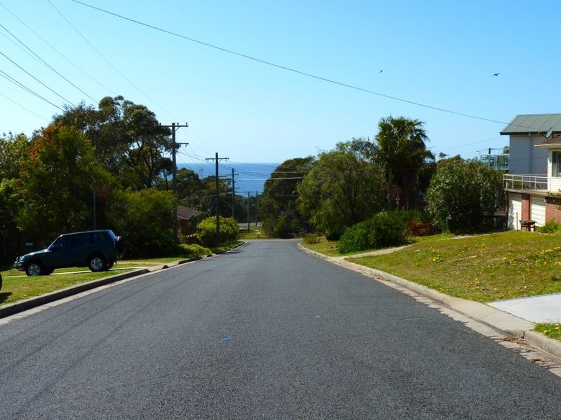 14 Canberra Crescent, Burrill Lake NSW 2539