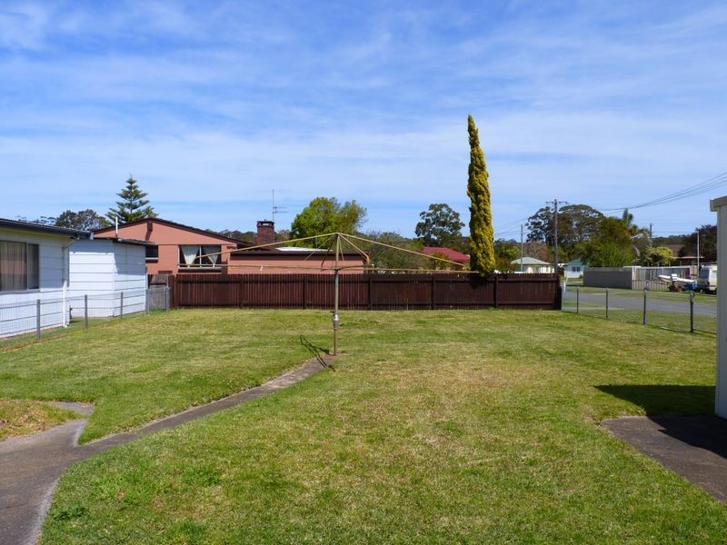 37 Rackham Crescent, Burrill Lake NSW 2539