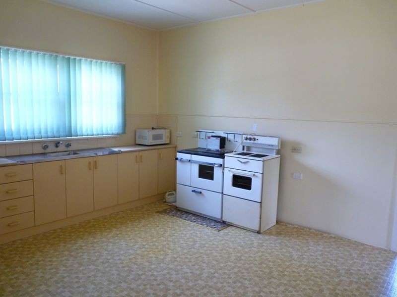 37 Rackham Crescent, Burrill Lake NSW 2539