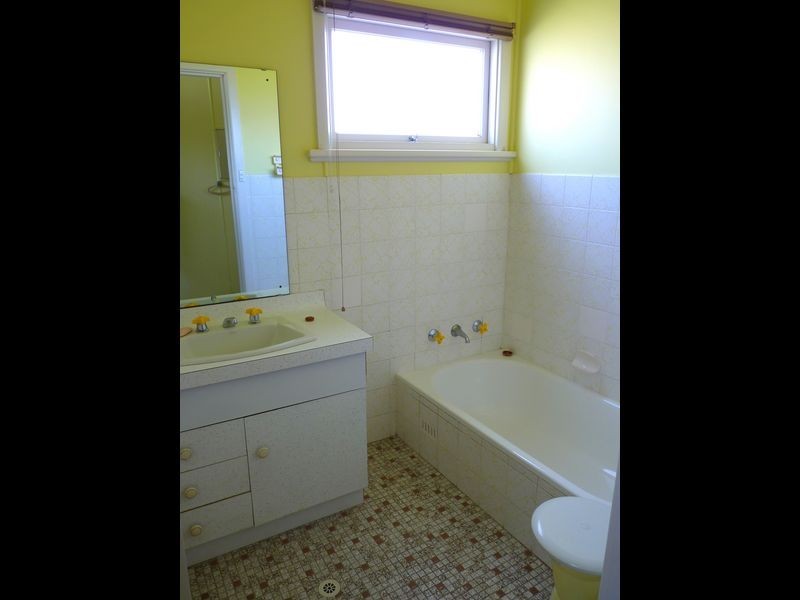 37 Rackham Crescent, Burrill Lake NSW 2539