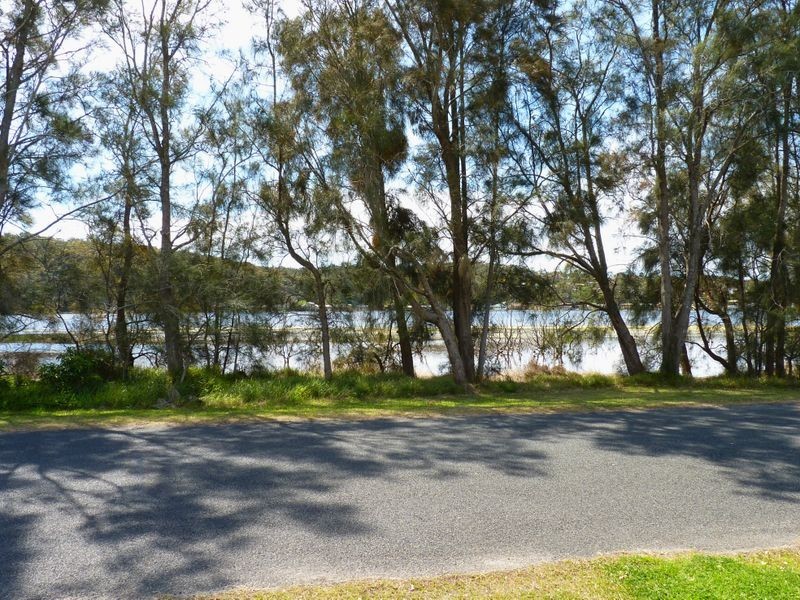 37 Rackham Crescent, Burrill Lake NSW 2539