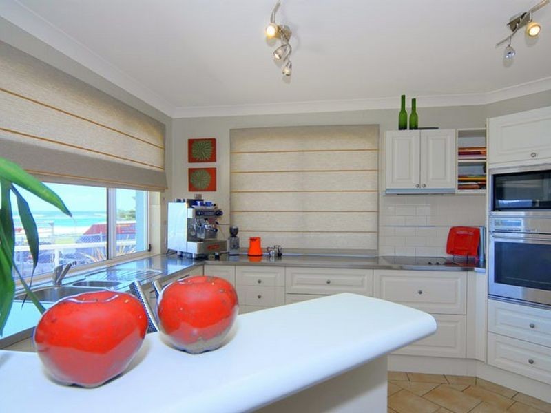 1 Golf Avenue, Mollymook NSW 2539