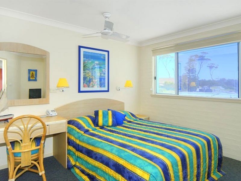 1 Golf Avenue, Mollymook NSW 2539