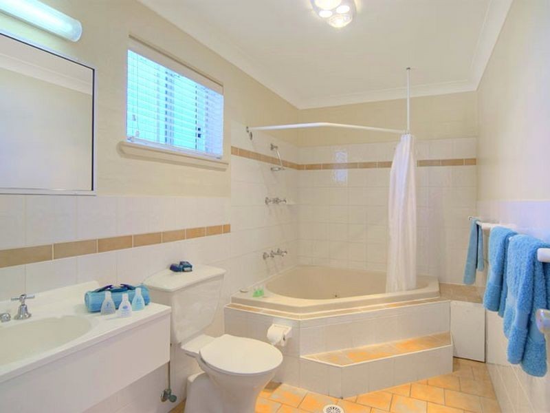 1 Golf Avenue, Mollymook NSW 2539