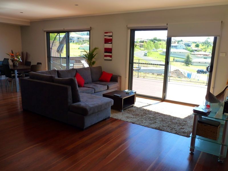 33 Springfield Drive, Mollymook NSW 2539