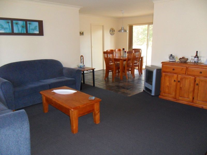 94 Ross Avenue, Narrawallee NSW 2539