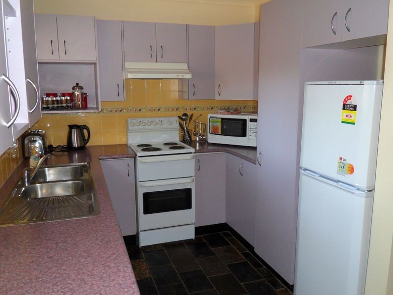 94 Ross Avenue, Narrawallee NSW 2539