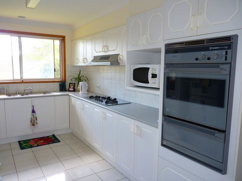 6 Leigh Crescent, Ulladulla NSW 2539