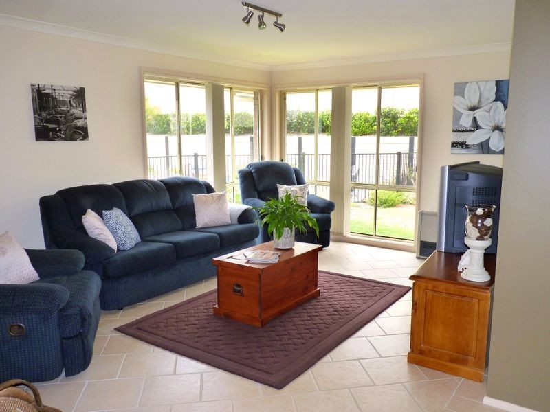 54 Mison Circuit, Mollymook NSW 2539