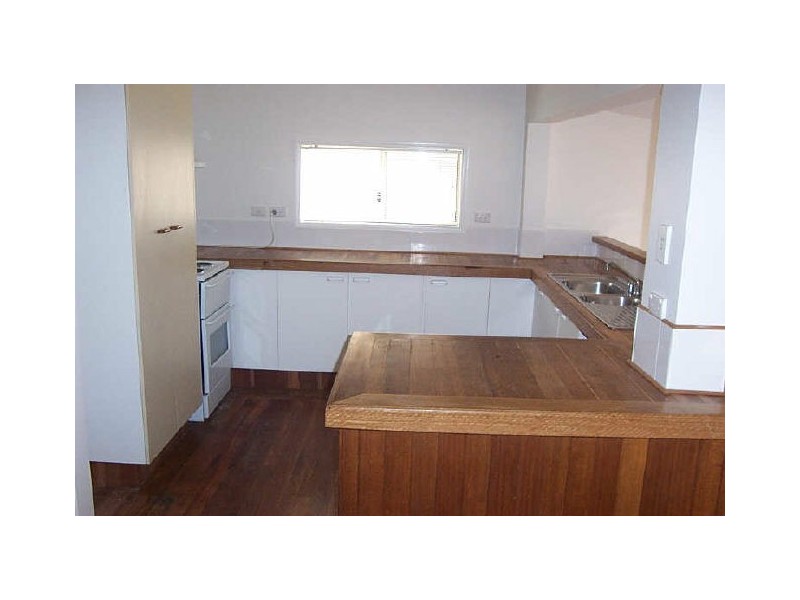 18 Canberra Crescent, Burrill Lake NSW 2539
