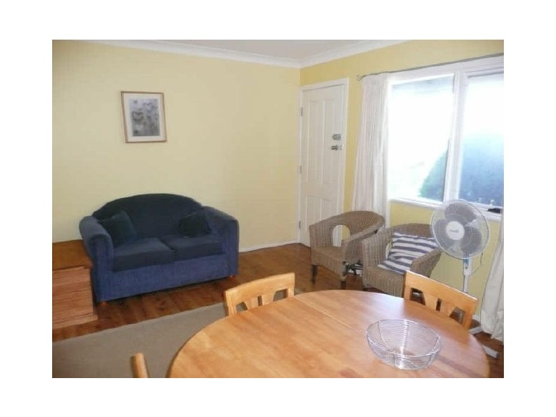2/9 Donlan Road, Mollymook NSW 2539