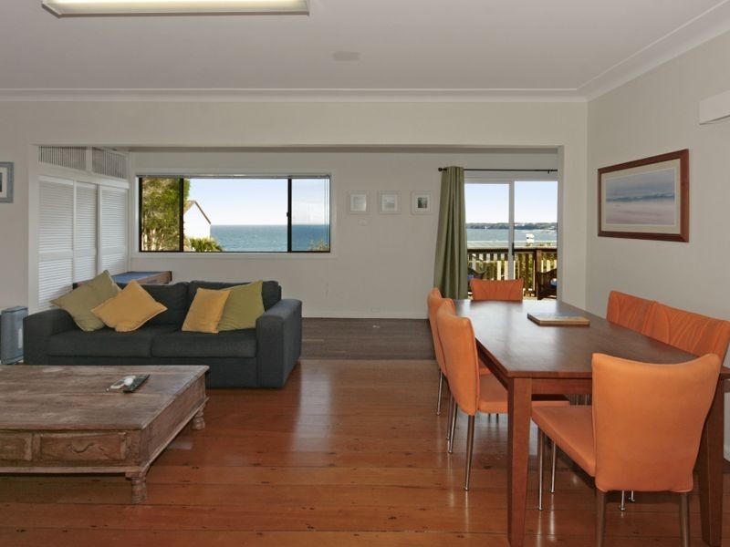 12 Jones Avenue, Mollymook NSW 2539