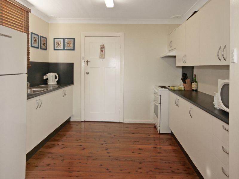 12 Jones Avenue, Mollymook NSW 2539