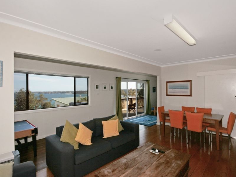 12 Jones Avenue, Mollymook NSW 2539