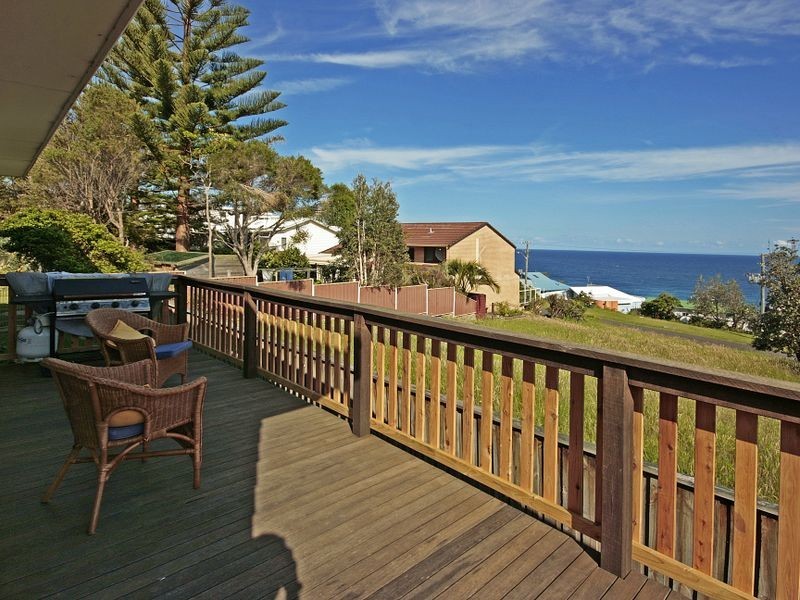 12 Jones Avenue, Mollymook NSW 2539