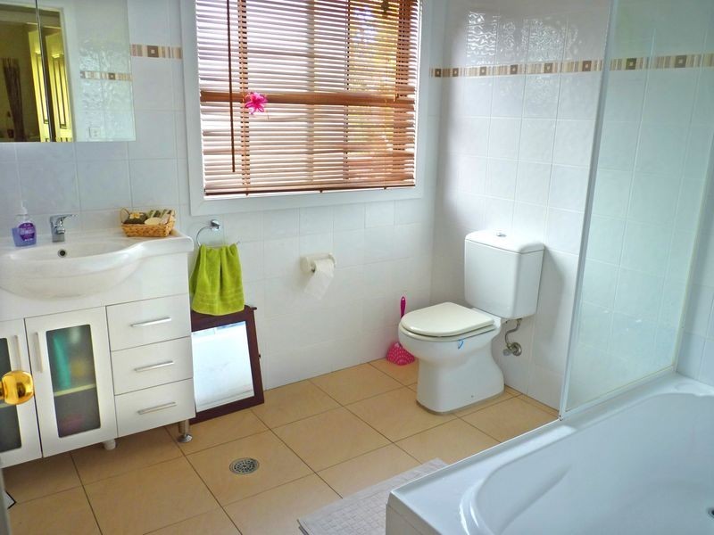 30 Treetops Crescent, Mollymook NSW 2539