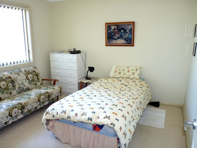 2/11 Witherington Avenue, Ulladulla NSW 2539