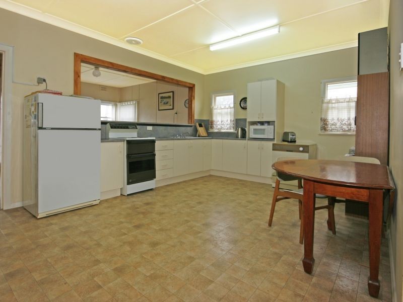 25 Lakeview Drive, Burrill Lake NSW 2539