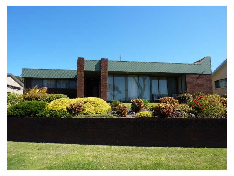 16 Shipton Cres, Mollymook NSW 2539