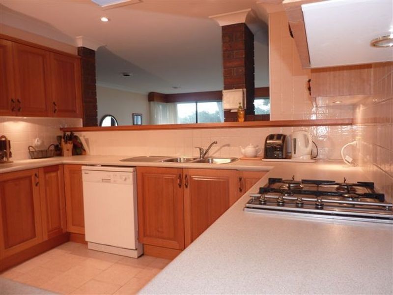 16 Shipton Cres, Mollymook NSW 2539