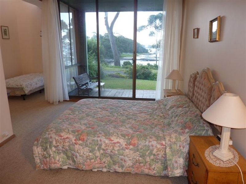 16 Shipton Cres, Mollymook NSW 2539